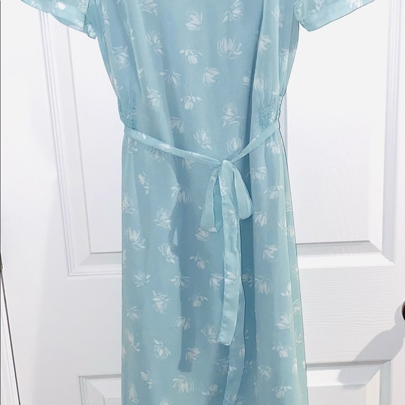 Blue flowy dress - Picture 2 of 4